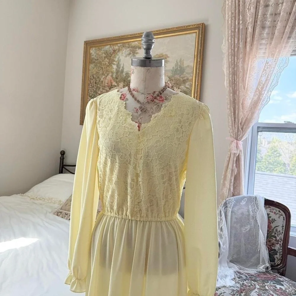 yellow lace dress  70s Boston Maid yellow lace‎ midi dress size 12